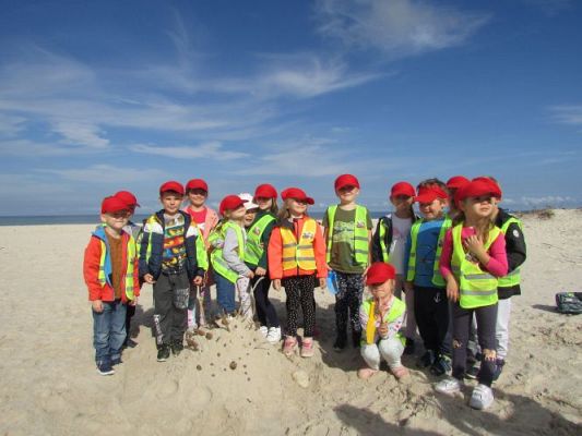 Grafika #78: 15.09.2021 Wycieczka do Łeby - Zabawy na plaży