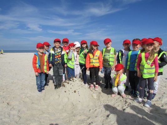 Grafika #79: 15.09.2021 Wycieczka do Łeby - Zabawy na plaży