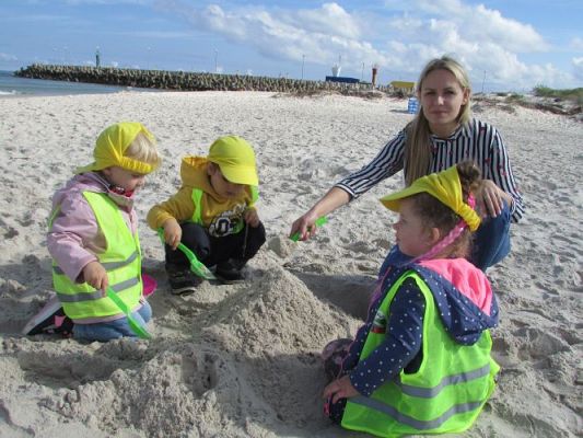 Grafika #83: 15.09.2021 Wycieczka do Łeby - Zabawy na plaży