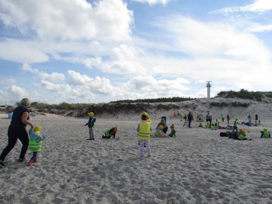 Grafika #84: 15.09.2021 Wycieczka do Łeby - Zabawy na plaży