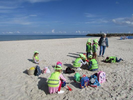 Grafika #88: 15.09.2021 Wycieczka do Łeby - Zabawy na plaży
