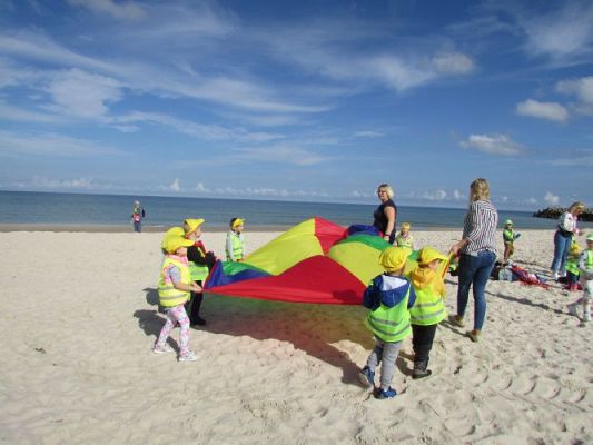 Grafika #93: 15.09.2021 Wycieczka do Łeby - Zabawy na plaży