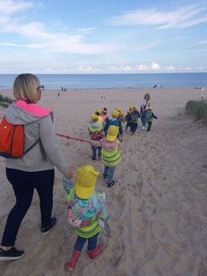 Grafika #2: 15.09.2021 Wycieczka do Łeby - Zabawy na plaży