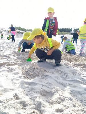 Grafika #15: 15.09.2021 Wycieczka do Łeby - Zabawy na plaży