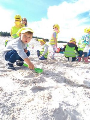 Grafika #19: 15.09.2021 Wycieczka do Łeby - Zabawy na plaży