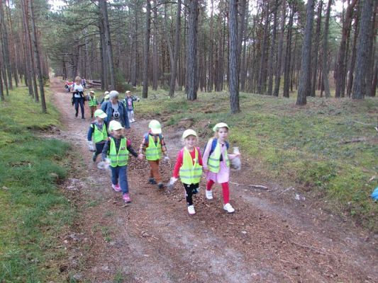 Grafika #36: 15.09.2021 Wycieczka do Łeby - Spacer po lesie