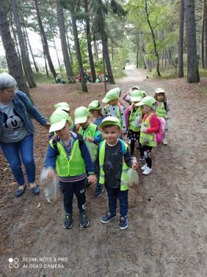 Grafika #13: 15.09.2021 Wycieczka do Łeby - Spacer po lesie
