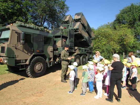 Grafika #1: 10.09.2021 Pokaz pojazdów służb mundurowych