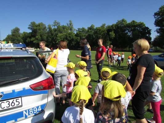 Grafika #11: 10.09.2021 Pokaz pojazdów służb mundurowych