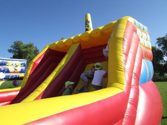 Grafika #8: 10.09.2021 Zabawy na dmuchanym placu zabaw