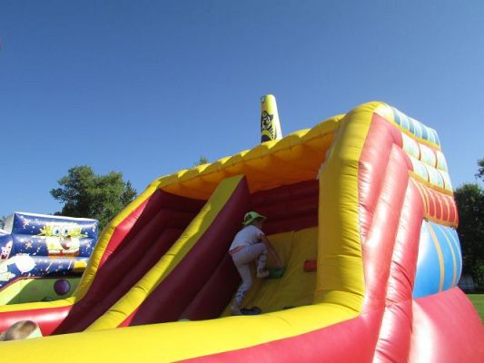 Grafika #9: 10.09.2021 Zabawy na dmuchanym placu zabaw