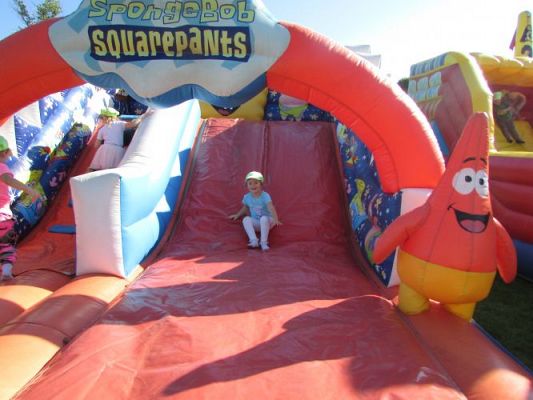 Grafika #13: 10.09.2021 Zabawy na dmuchanym placu zabaw