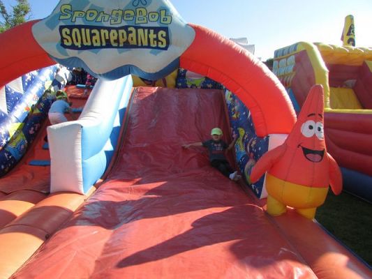 Grafika #14: 10.09.2021 Zabawy na dmuchanym placu zabaw