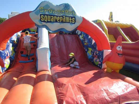 Grafika #22: 10.09.2021 Zabawy na dmuchanym placu zabaw