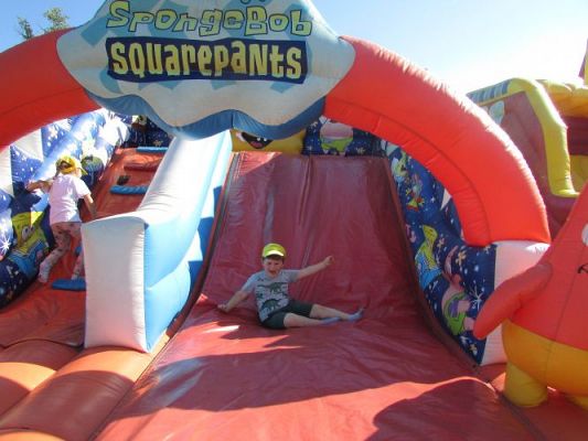 Grafika #30: 10.09.2021 Zabawy na dmuchanym placu zabaw