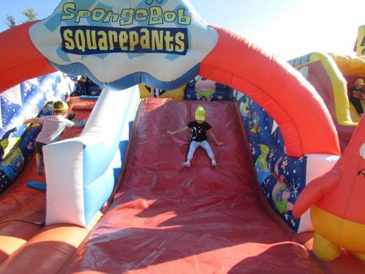 Grafika #31: 10.09.2021 Zabawy na dmuchanym placu zabaw