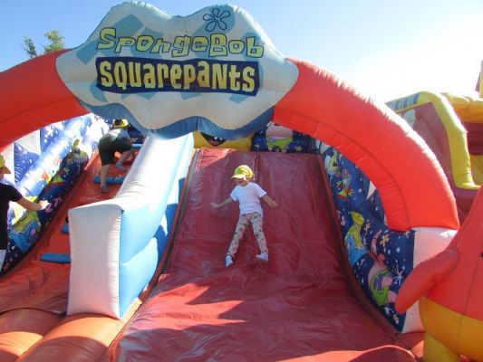 Grafika #32: 10.09.2021 Zabawy na dmuchanym placu zabaw