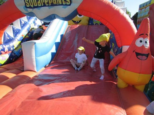 Grafika #34: 10.09.2021 Zabawy na dmuchanym placu zabaw