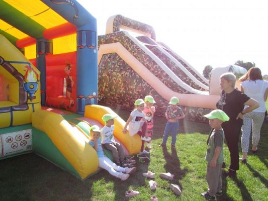 Grafika #35: 10.09.2021 Zabawy na dmuchanym placu zabaw