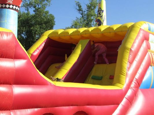 Grafika #38: 10.09.2021 Zabawy na dmuchanym placu zabaw