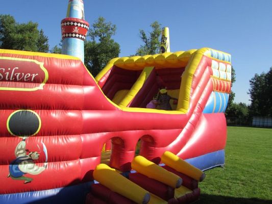 Grafika #39: 10.09.2021 Zabawy na dmuchanym placu zabaw