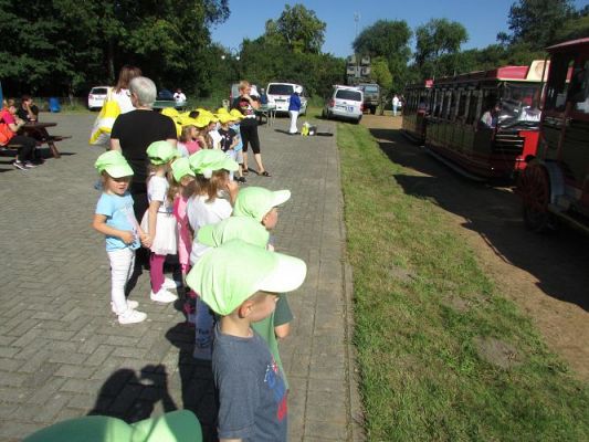 Grafika #45: 10.09.2021 Zabawy na dmuchanym placu zabaw