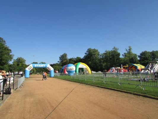 Grafika #10: 10.09.2021 Konkurencje sportowe na Stadionie w Charbrowie