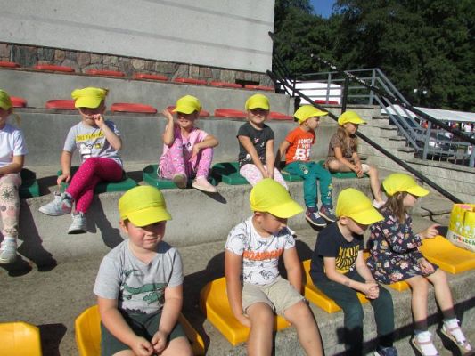 Grafika #14: 10.09.2021 Konkurencje sportowe na Stadionie w Charbrowie