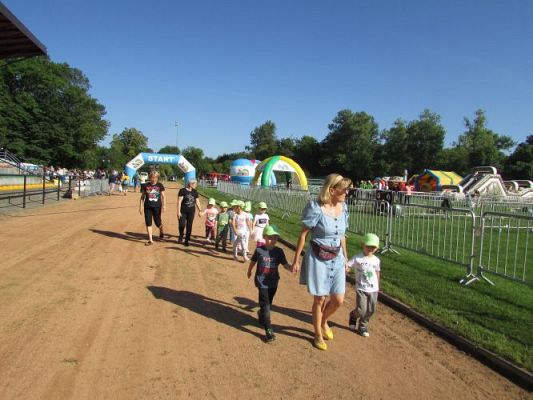 Grafika #16: 10.09.2021 Konkurencje sportowe na Stadionie w Charbrowie