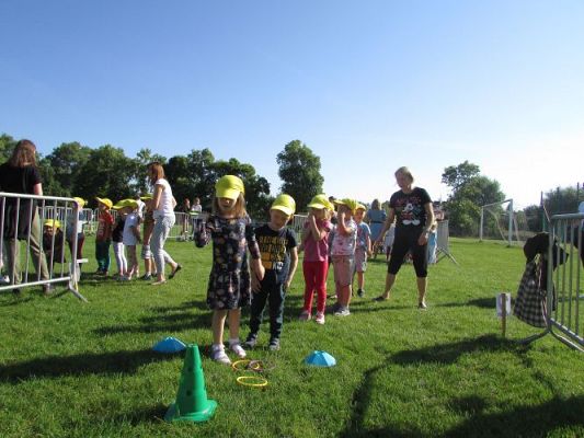 Grafika #23: 10.09.2021 Konkurencje sportowe na Stadionie w Charbrowie