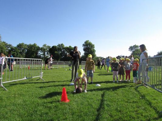 Grafika #31: 10.09.2021 Konkurencje sportowe na Stadionie w Charbrowie