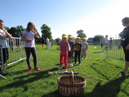 Grafika #33: 10.09.2021 Konkurencje sportowe na Stadionie w Charbrowie