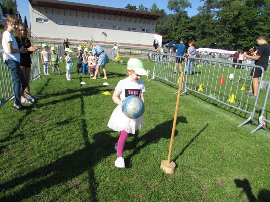 Grafika #35: 10.09.2021 Konkurencje sportowe na Stadionie w Charbrowie