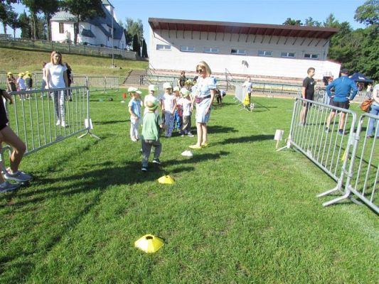 Grafika #2: 10.09.2021 Konkurencje sportowe na Stadionie w Charbrowie