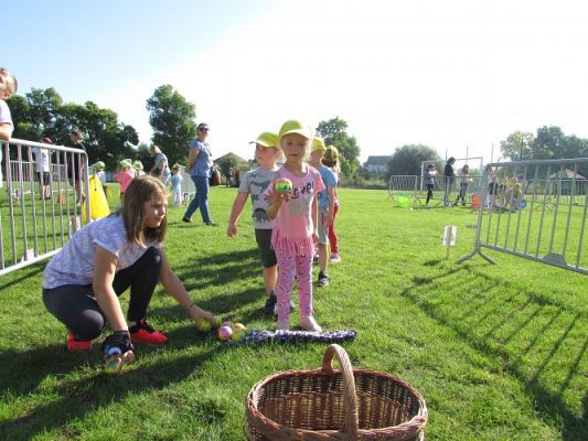 Grafika #39: 10.09.2021 Konkurencje sportowe na Stadionie w Charbrowie