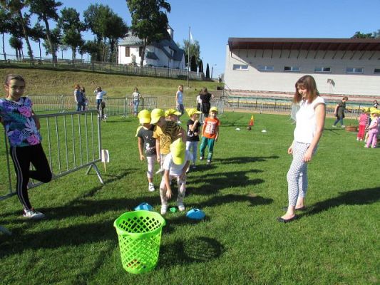 Grafika #40: 10.09.2021 Konkurencje sportowe na Stadionie w Charbrowie