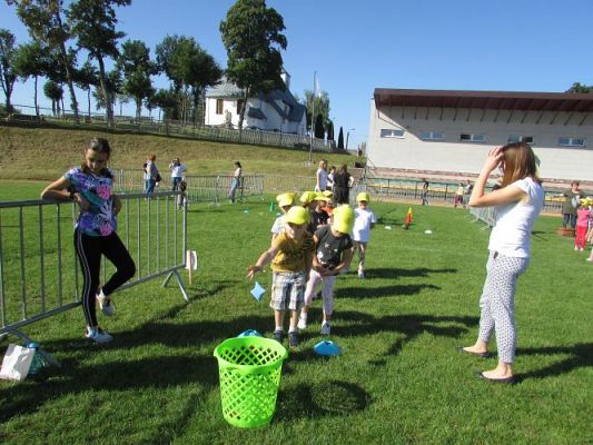 Grafika #41: 10.09.2021 Konkurencje sportowe na Stadionie w Charbrowie