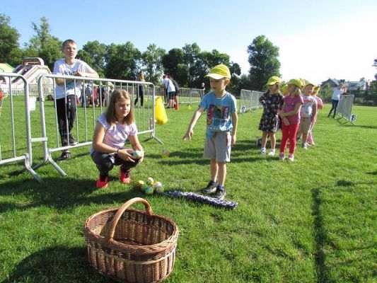 Grafika #43: 10.09.2021 Konkurencje sportowe na Stadionie w Charbrowie