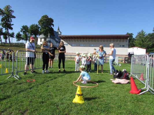 Grafika #45: 10.09.2021 Konkurencje sportowe na Stadionie w Charbrowie