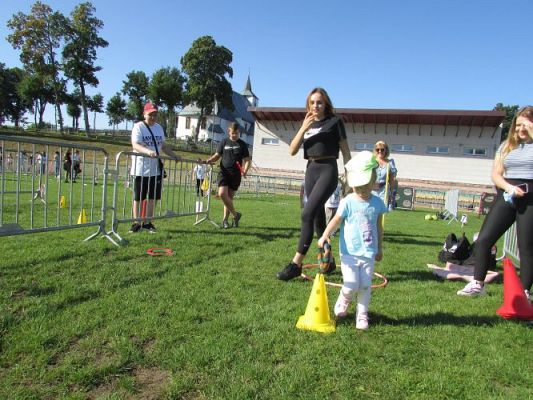 Grafika #46: 10.09.2021 Konkurencje sportowe na Stadionie w Charbrowie