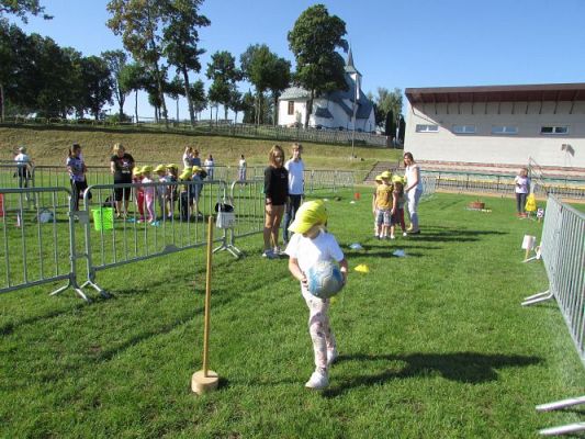 Grafika #49: 10.09.2021 Konkurencje sportowe na Stadionie w Charbrowie