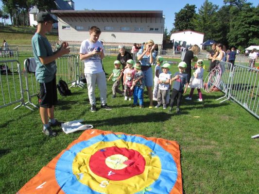 Grafika #59: 10.09.2021 Konkurencje sportowe na Stadionie w Charbrowie