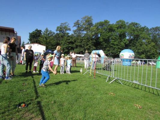 Grafika #65: 10.09.2021 Konkurencje sportowe na Stadionie w Charbrowie