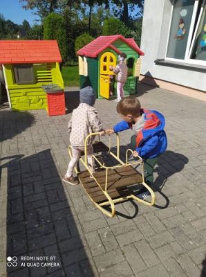 Grafika #35: Pierwsze dni w przedszkolu w gr.I