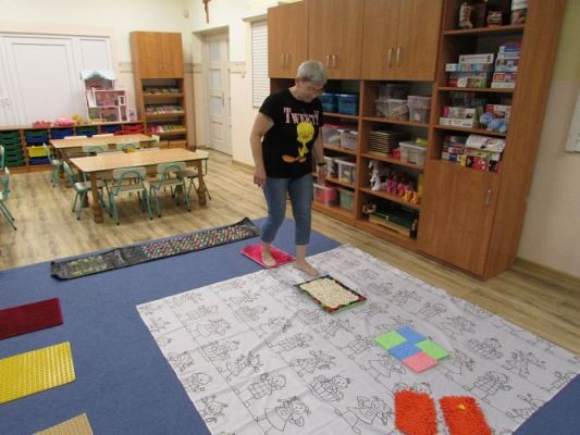 Grafika #0: Wakacje w przedszkolu - Zajęcia z integracji sensorycznej