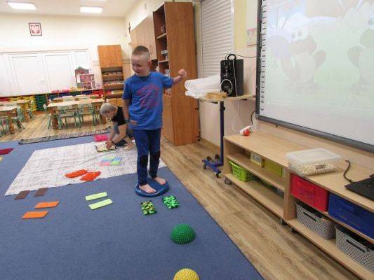 Grafika #7: Wakacje w przedszkolu - Zajęcia z integracji sensorycznej