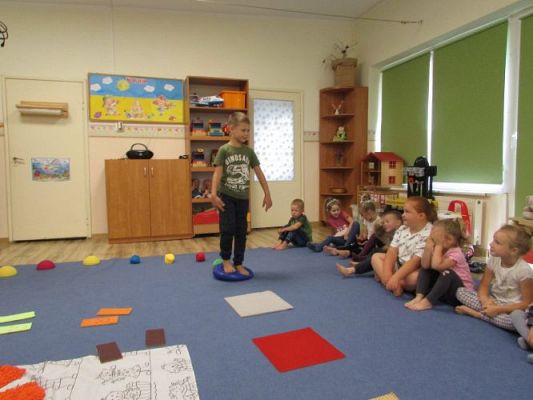 Grafika #9: Wakacje w przedszkolu - Zajęcia z integracji sensorycznej