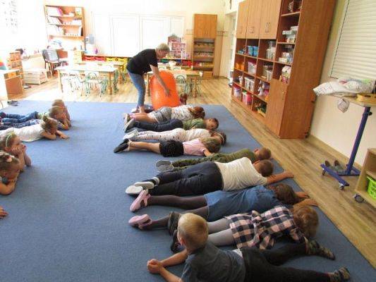 Grafika #24: Wakacje w przedszkolu - Zajęcia z integracji sensorycznej