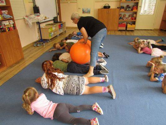 Grafika #25: Wakacje w przedszkolu - Zajęcia z integracji sensorycznej