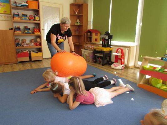 Grafika #29: Wakacje w przedszkolu - Zajęcia z integracji sensorycznej